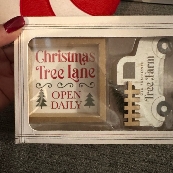 Target Bullseye Tiered tray props - Picture 2 of 4